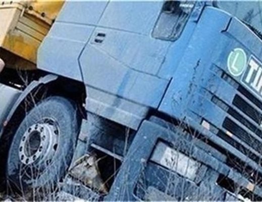 Аварирал камион на магистрала "Струма". СНИМКА: Архив