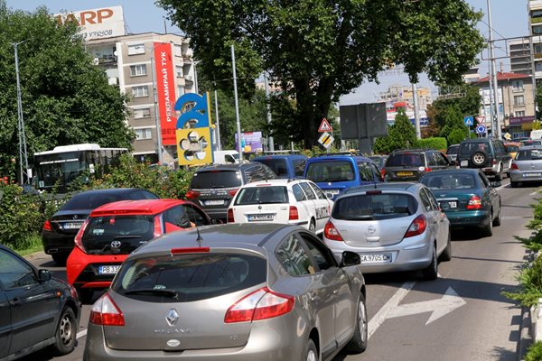 И сега улиците не могат да поемат трафика в Пловдив, а той тепърва ще се увеличава, сочат изследванията. 