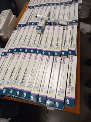 Контрабандни медикаменти за над 100 000 лева откриха митническите служители на МП "Капитан Андреево"
Снимки: Агенция "Митници"