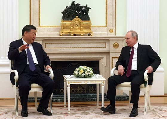 Президентите на Русия и Китай Владимир Путин и Си Цзинпин се срещнаха в Кремъл преди дни