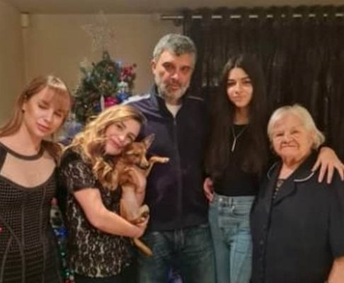 Семейството е заедно на Коледа
Снимка: фейсбук Тодор Славков