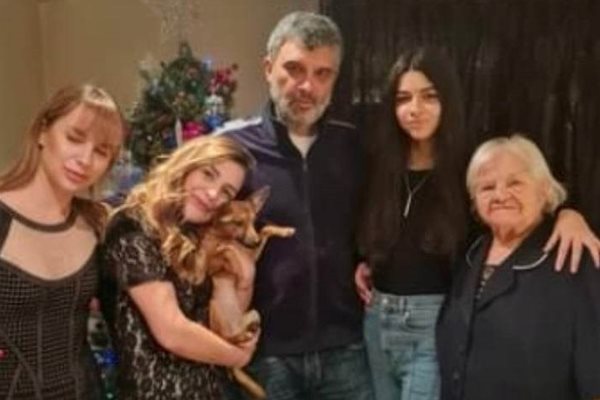 Семейството е заедно на Коледа
Снимка: фейсбук Тодор Славков