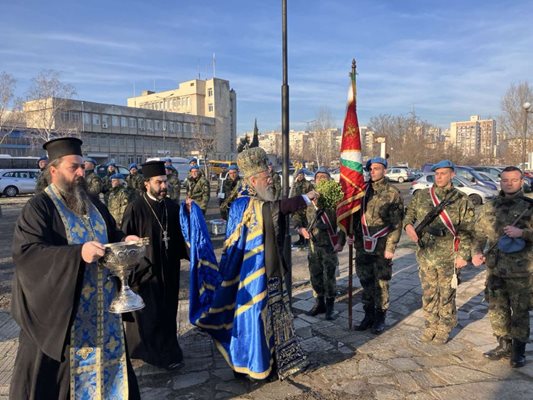 Владиката освети бойното знаме на Военно формирование на Съвместното командване на специалните операции в Пловдив.