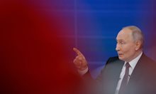 Путин заяви, че е дръпнал Русия от "ръба на пропастта"