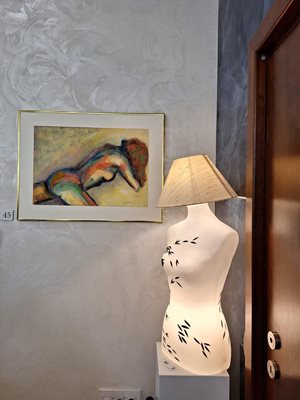 Освен картини художничката показа и скулптури лампи на изложбата си в София през октомври.