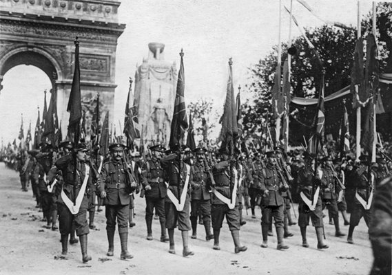 1919 г. - парад в Париж по случай края на Първата световна война