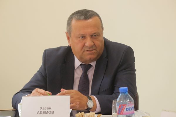 Д-р Хасан Адемов, председател на парламентарната Комисия по труда, социалната и демографска политика СНИМКА: Румяна Тонева