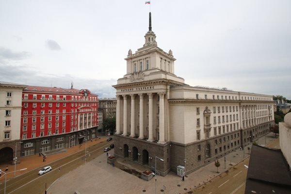 Пет законопроекта за Изборния кодекс минаха на първо четене за по-малко от час.
СНИМКА НИКОЛАЙ ЛИТОВ