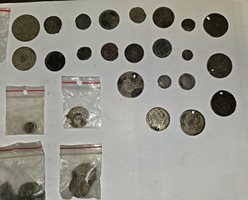 Иззетите старинни монети
