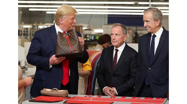 Арно откри завод за чанти в САЩ, а на церемонията присъства лично президентът Тръмп.