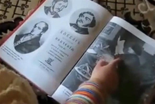 Виж как 2-годишно дете разпознава великите българи (видео)