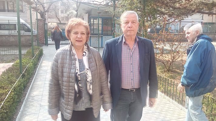 Менда Стоянова и съпругът й Георги. Снимки: Авторът