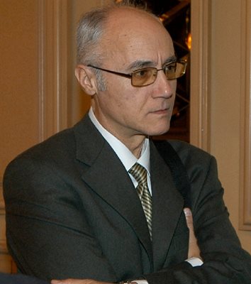 Любомир Иванов - учен и НПО активист, по-рано депутат и парламентарен секретар на МВнР, съавтор на българската конституция.