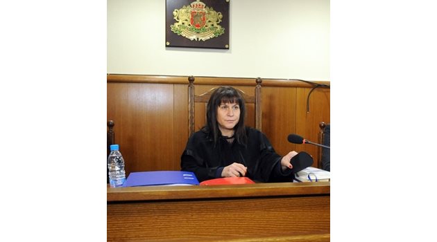 Милев е на съд заради груби думи към спецсъдия Виржиния Петрова.