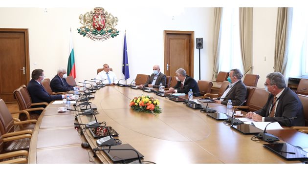 Борисов на срещата с Националния оперативен щаб в Министерския съвет. Снимка Фейсбук:Бойко Борисов