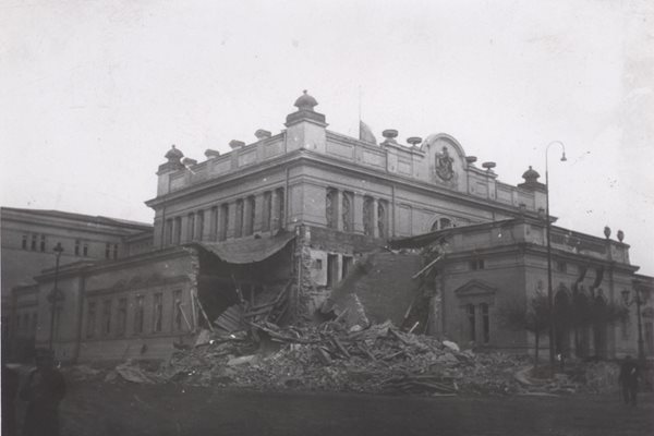 Разрушенията от бомбардировките през 1944 г.