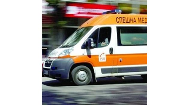 Мъж е в болница в Павликени, паднал от триколка