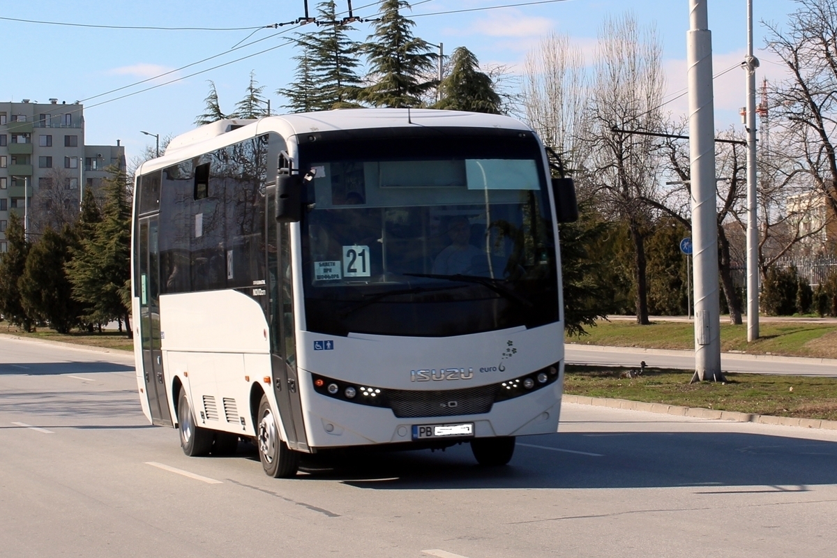Шофьор на градски рейс в Пловдив заплашва контрольорки