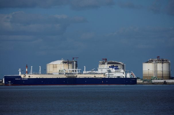 Изглед към танкер за втечнен природен газ
Снимка: Ройтерс