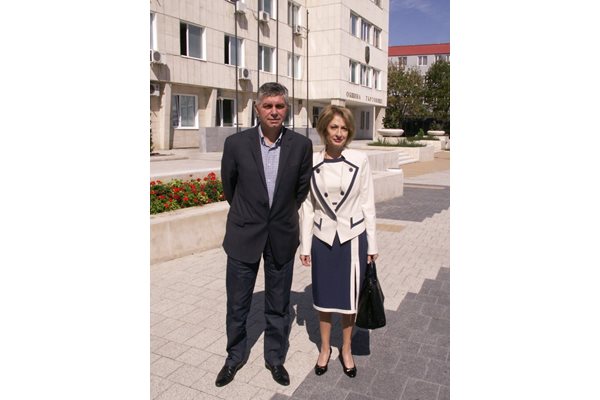 Диан Цонев и съпругата му Десислава Сапунджиева.