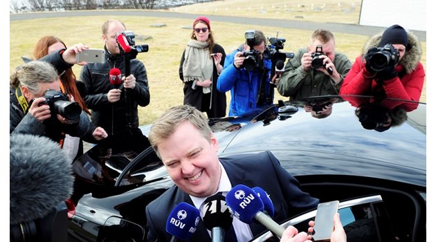 ПЪРВА ЖЕРТВА: Премиерът на Исландия Сигмундур Гунлаугсон е в добро настроение, защото все още не знае, че е в списъка с офшорки "Панама гейт"