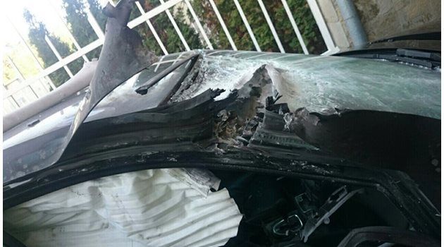 Пораженията по колата на Алексей Петров след атентата с гранатометите