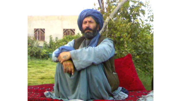 Главният съдия на талибаните Абдул Хаким е част от преговорния екип в Доха.