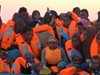 Близо 6500 мигранти са спасени край Либия
