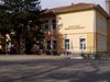Строг режим на входа на училище в Свищов, където майка удари дете
