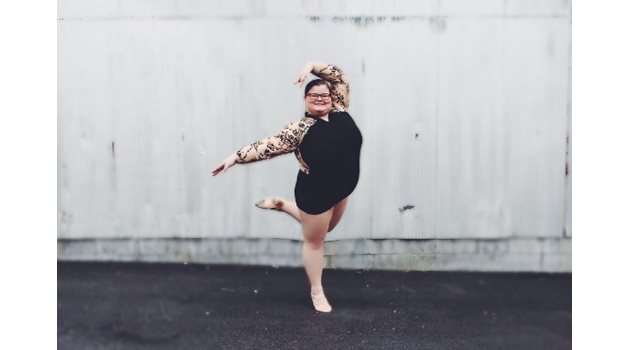 Една необичайна балерина с наднормено тегло. Снимки: Инстаграм