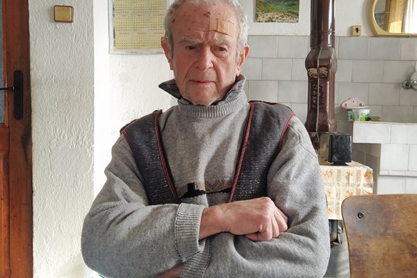 91–годишният о.з. подп. Ангел Кибарски не спира да се връща към годините си на боен пилот.