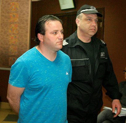 Ивелин Андонов е в затвора. 