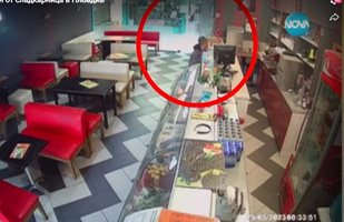Мъж открадна пари и телефон от сладкарница в Пловдив