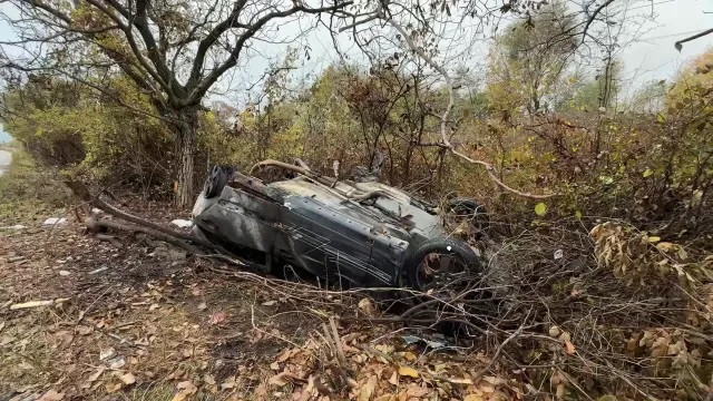 Още установяват кой е шофирал колата, в която загинаха две момчета край Иганово