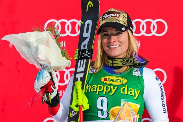 От тази пролет най-добрата швейцарка в алпийските ски - Лара Гут, има връзка с опорния халф на националния отбор Валон Бехрами.