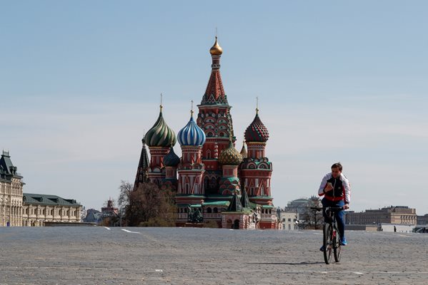 Русия с най-голям скок на случаите на COVID-19 за денонощие - над 10 хил.