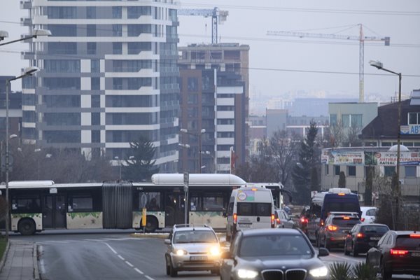 От този месец БНБ въведе изисквания, според които банките не може да отпускат повече от 85% от стойността на купувания имот. 
СНИМКА: “24 ЧАСА”