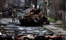 В Буча руски танкове газели телата на екзекутирани (Обзор)