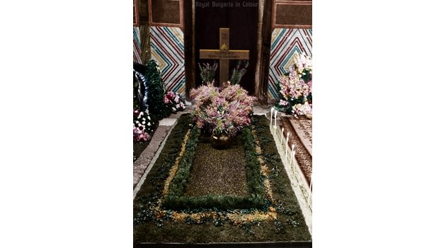 Гробът на Борис III след погребението на царя