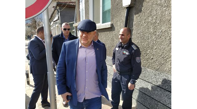 Гешев: Прокурори от България говориха с колегите си в ОАЕ за Божков