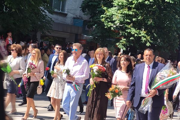 Тодор Попов и Екатерина Захариева бяха сред шистващите в Пазарджик