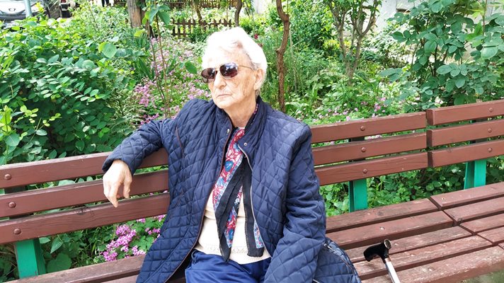 Не съм съгласна на това място да вдигат ясла, отсича Калина Петрова, на 88 г.