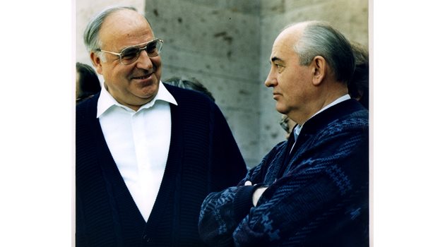 Кол и Горбачов договарят друг път на СССР - към Европа.