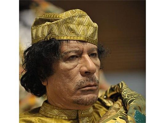 Сексробиня на Кадафи: Той изнасилваше мъже, после минаваше на мен