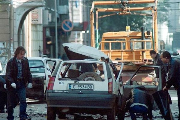 След взрива на колата й Христомира умира на път за болницата.
СНИМКИ: "24 ЧАСА"
