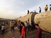 11 загинали и близо 100 ранени при влаковата катастрофа в Египет