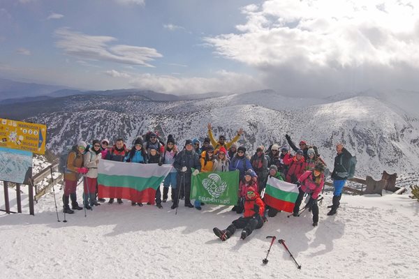 Посрещат Нова година на връх Мусала