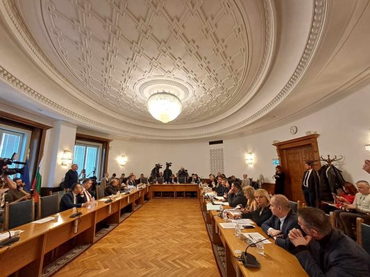 Заседание на правната комисия СНИМКА: Велислав Николов