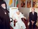 Цар, президент и патриарх посрещат папа Йоан Павел II в София преди 20 г.