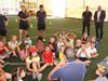 Кралев посети спортен лагер, на който децата учат английски, тренирайки футбол (Снимки)
